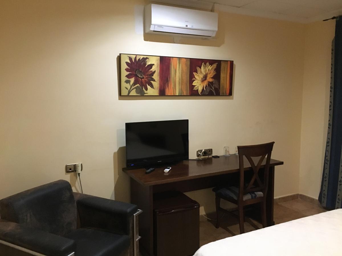 Hostal Meson Арболеас Экстерьер фото